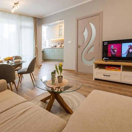 Happy Lazur Apartment Burgas Bagian luar foto