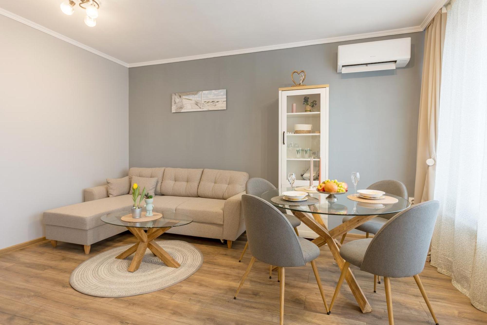Happy Lazur Apartment Burgas Bagian luar foto